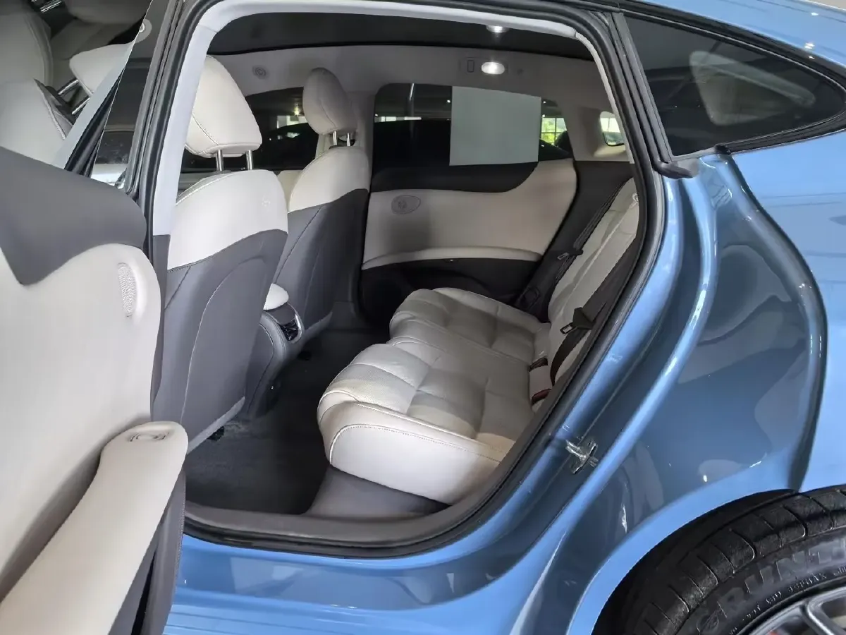 2024 IM L6 BEV 75KWH,autocango,china used car exporter,china ev exporter,chinese used car exporter,chinese used ev exporter