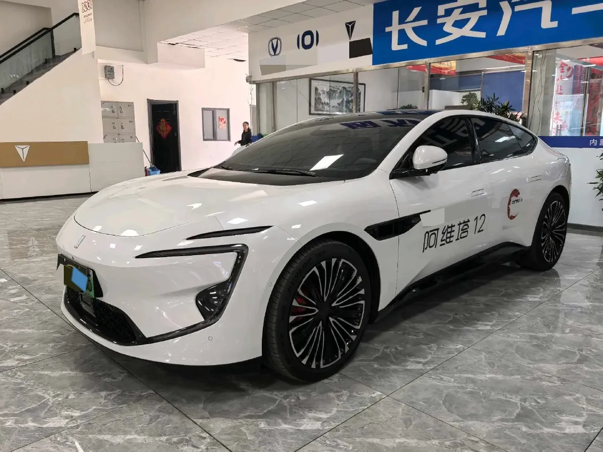 2025 Avatr 12 1.5T 156HP L4 REEV 39.05KWH,autocango,china used car exporter,china ev exporter,chinese used car exporter,chinese used ev exporter