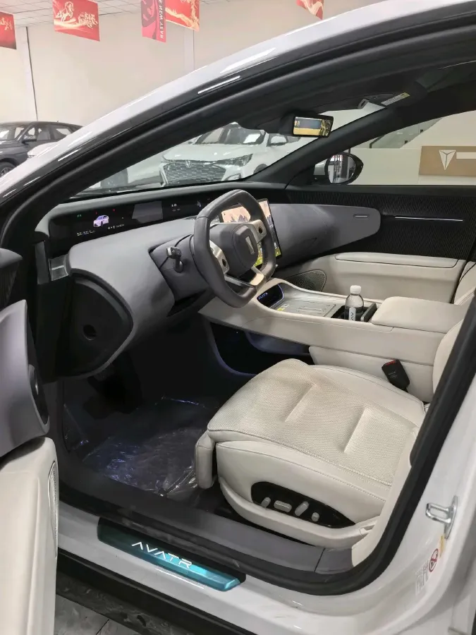 2025 Avatr 12 1.5T 156HP L4 REEV 39.05KWH,autocango,china used car exporter,china ev exporter,chinese used car exporter,chinese used ev exporter