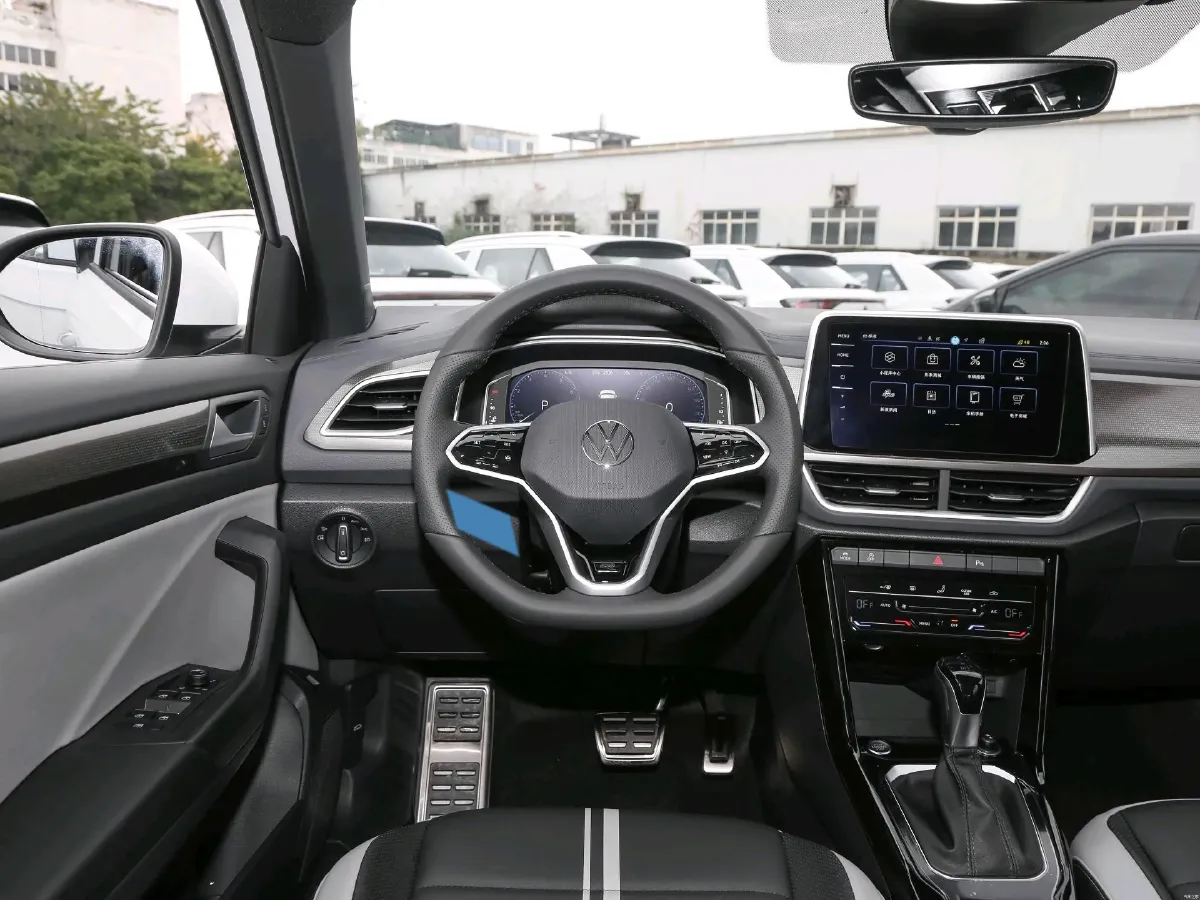 2025 Volkswagen T-Roc 1.5T 160HP L4 7DCT,autocango,china used car exporter,china ev exporter,chinese used car exporter,chinese used ev exporter