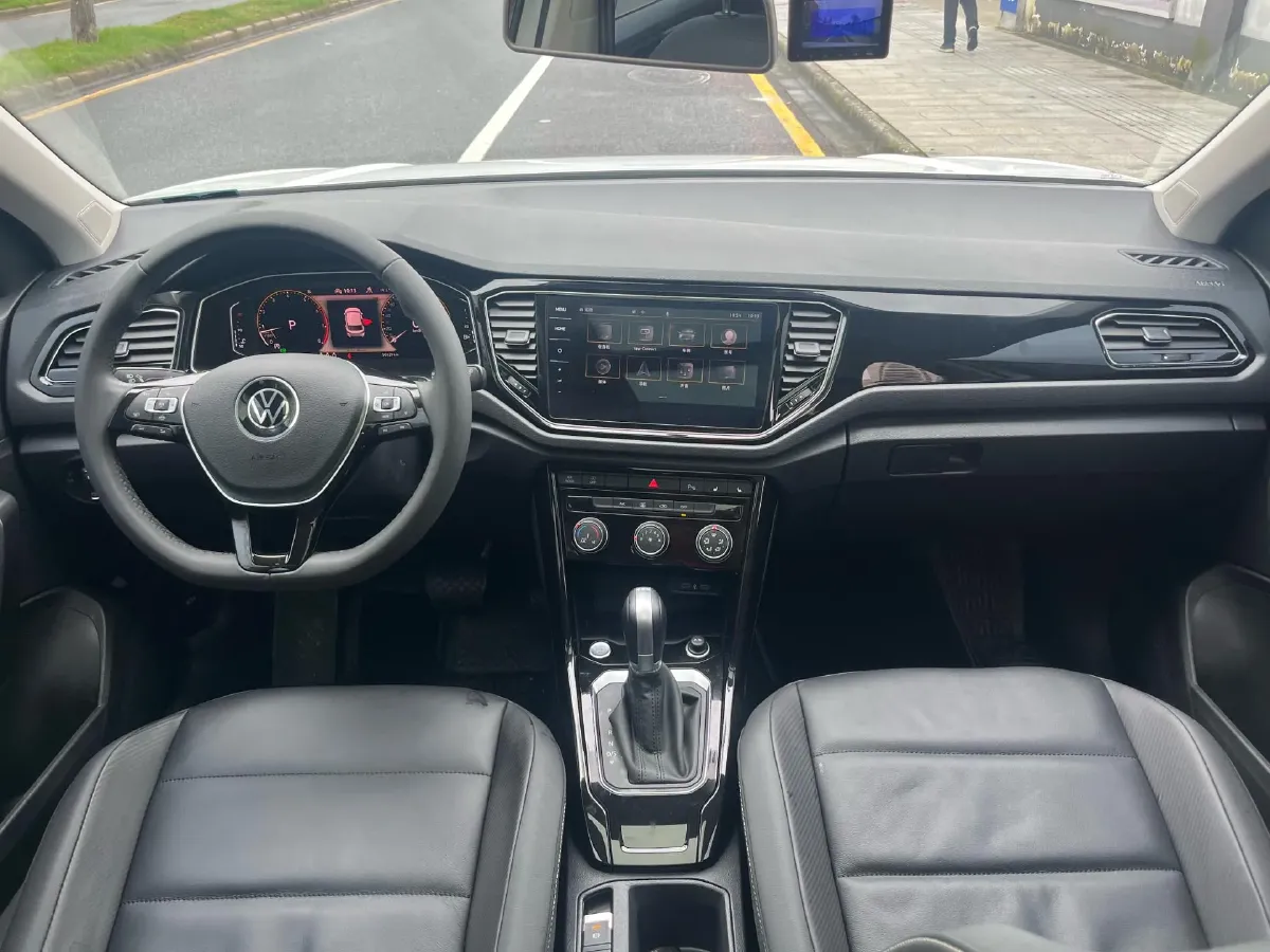 2021 Volkswagen T-Roc 1.4T 150HP L4 7DCT,autocango,china used car exporter,china ev exporter,chinese used car exporter,chinese used ev exporter