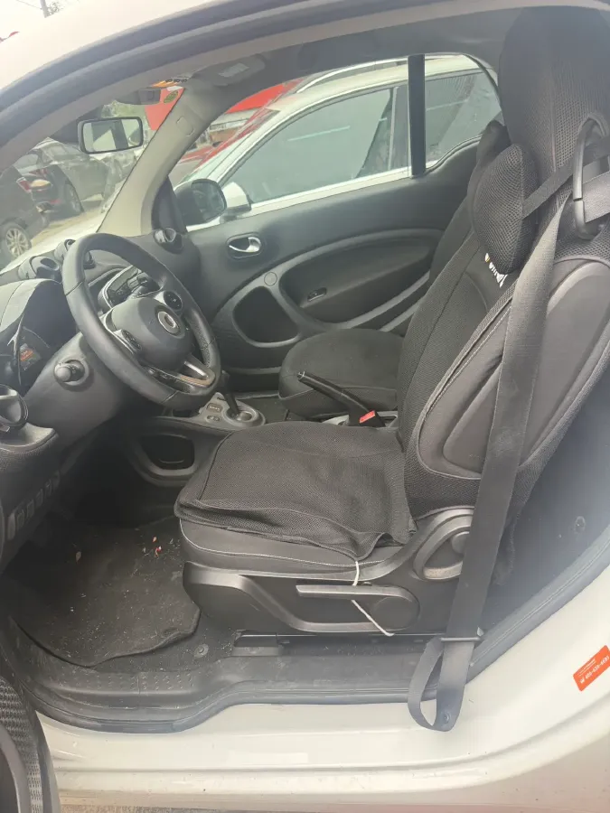 2019 Smart smart fortwo 0.9T 90HP L3 6DCT,autocango,china used car exporter,china ev exporter,chinese used car exporter,chinese used ev exporter