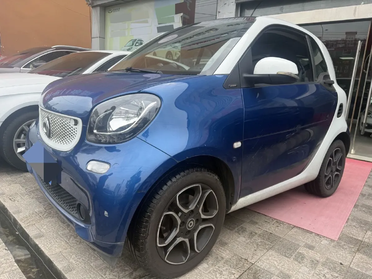 2019 Smart smart fortwo 0.9T 90HP L3 6DCT,autocango,china used car exporter,china ev exporter,chinese used car exporter,chinese used ev exporter