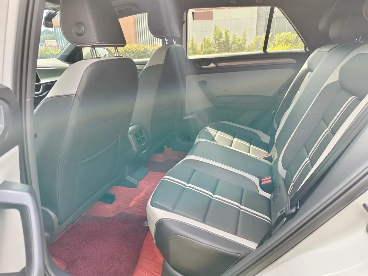 2024 Volkswagen T-Roc 1.5T 160HP L4 7DCT,autocango,china used car exporter,china ev exporter,chinese used car exporter,chinese used ev exporter