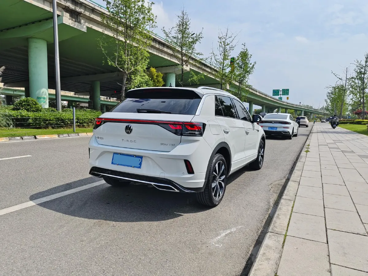 2024 Volkswagen T-Roc 1.5T 160HP L4 7DCT,autocango,china used car exporter,china ev exporter,chinese used car exporter,chinese used ev exporter