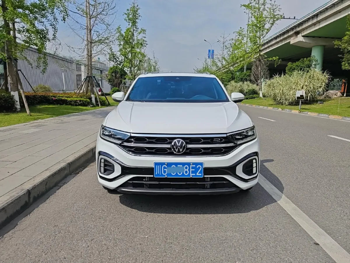 2024 Volkswagen T-Roc 1.5T 160HP L4 7DCT,autocango,china used car exporter,china ev exporter,chinese used car exporter,chinese used ev exporter
