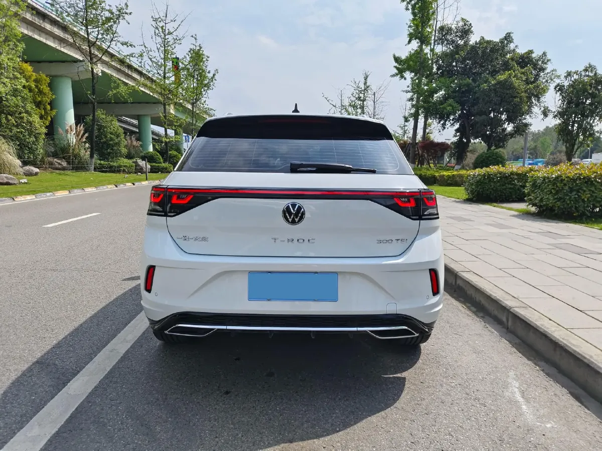 2024 Volkswagen T-Roc 1.5T 160HP L4 7DCT,autocango,china used car exporter,china ev exporter,chinese used car exporter,chinese used ev exporter