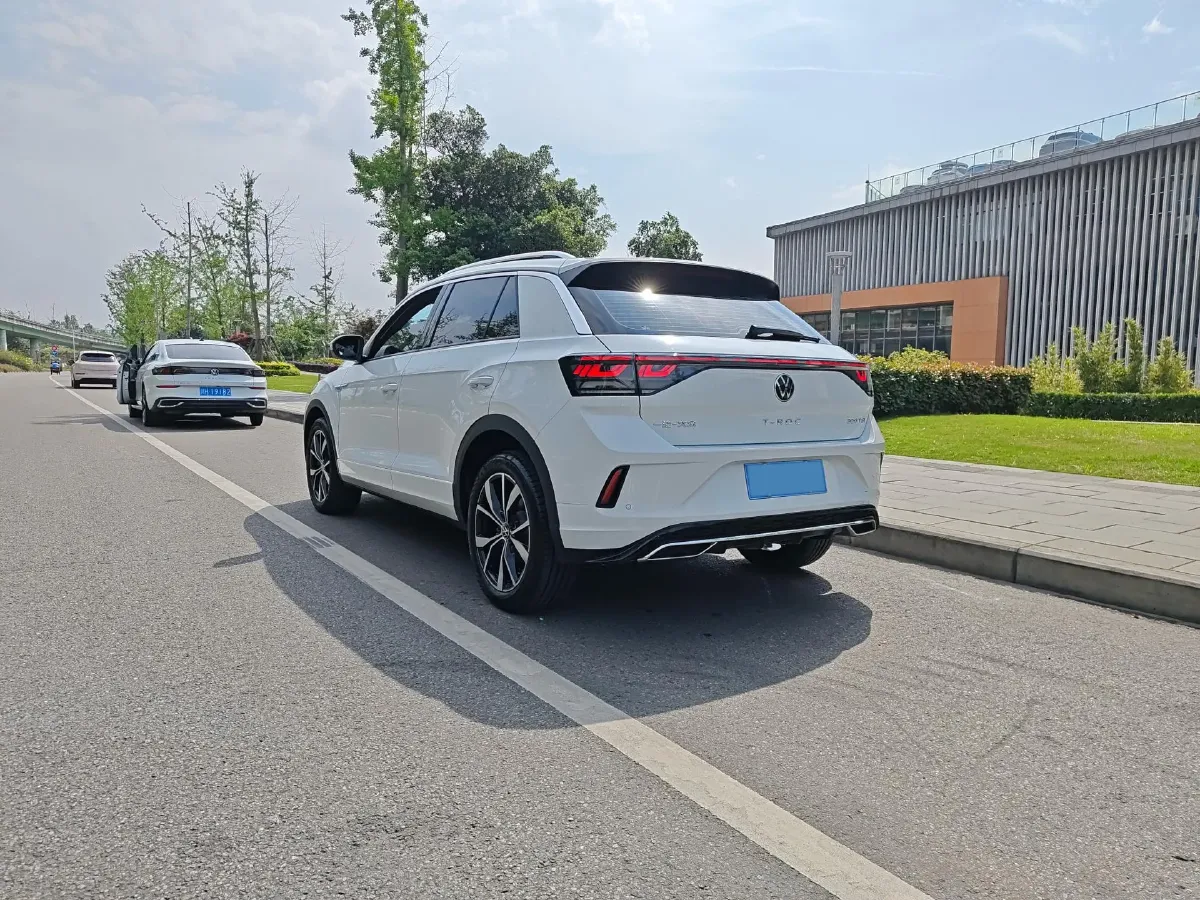 2024 Volkswagen T-Roc 1.5T 160HP L4 7DCT,autocango,china used car exporter,china ev exporter,chinese used car exporter,chinese used ev exporter