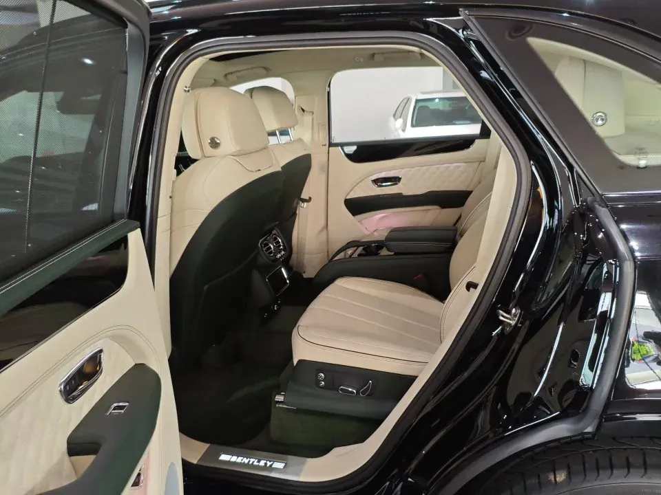 2021 Bentley Flying Spur 4.0T 550HP V8 8DCT,autocango,china used car exporter,china ev exporter,chinese used car exporter,chinese used ev exporter