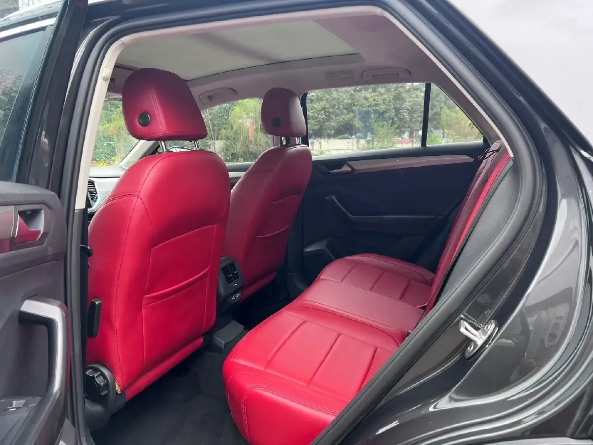 2020 Volkswagen T-Roc 1.4T 131HP L4 7DCT,autocango,china used car exporter,china ev exporter,chinese used car exporter,chinese used ev exporter