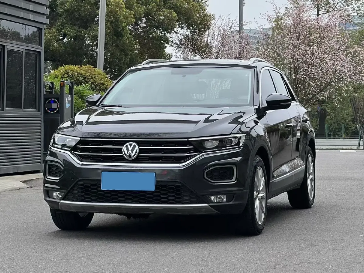 2020 Volkswagen T-Roc 1.4T 131HP L4 7DCT,autocango,china used car exporter,china ev exporter,chinese used car exporter,chinese used ev exporter
