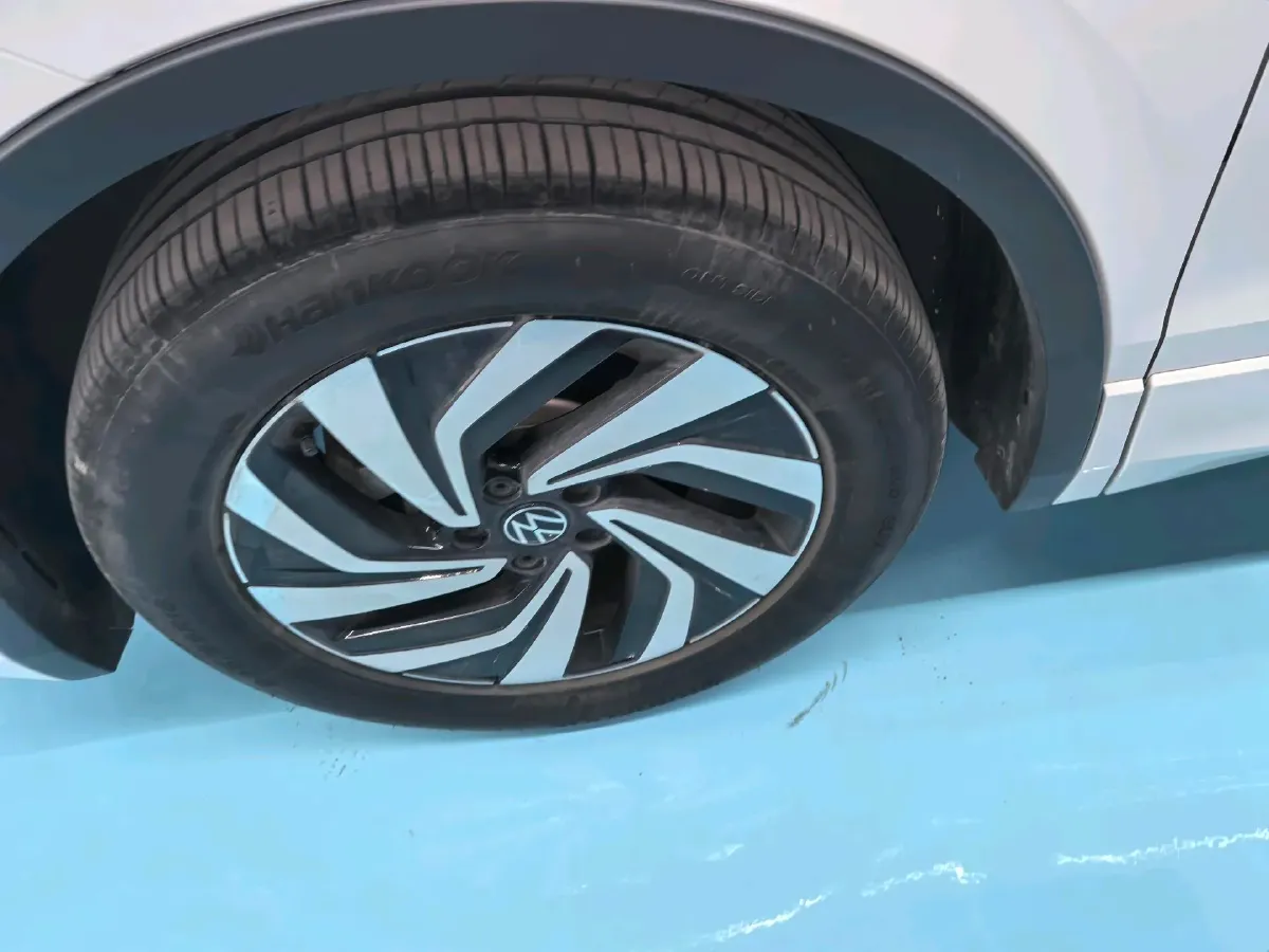 2024 Volkswagen Tiguan L 2.0T 186HP L4 7DCT,autocango,china used car exporter,china ev exporter,chinese used car exporter,chinese used ev exporter