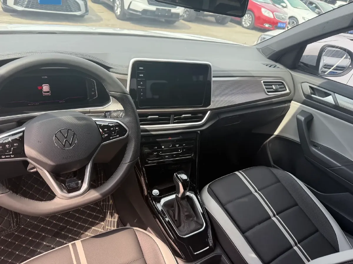 2025 Volkswagen T-Roc 1.5T 160HP L4 7DCT,autocango,china used car exporter,china ev exporter,chinese used car exporter,chinese used ev exporter