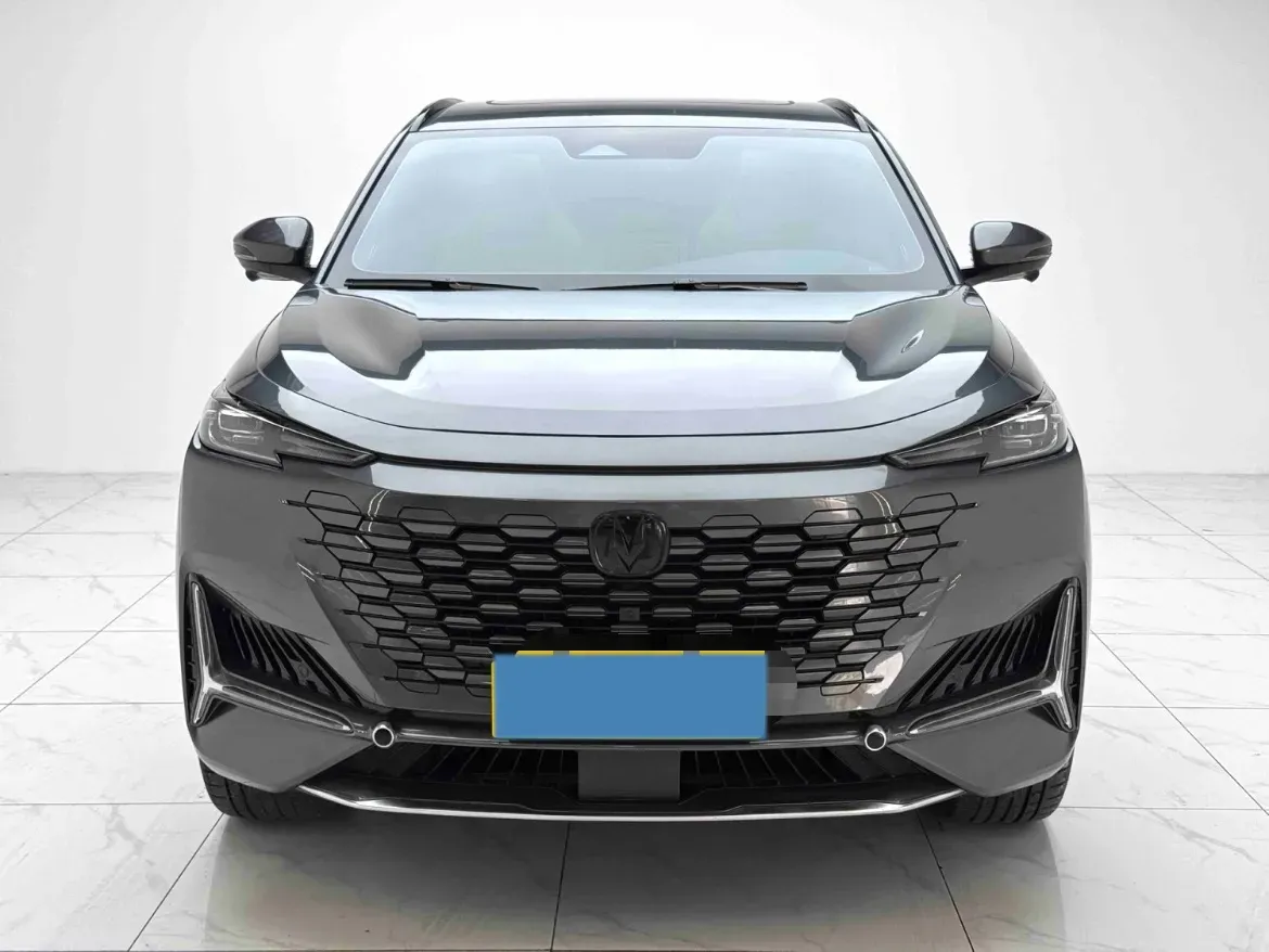 2021 ChangAn UNI-K 2.0T 233HP L4 8AT,autocango,china used car exporter,china ev exporter,chinese used car exporter,chinese used ev exporter