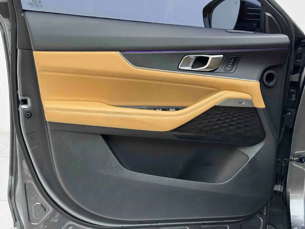 2021 ChangAn UNI-K 2.0T 233HP L4 8AT,autocango,china used car exporter,china ev exporter,chinese used car exporter,chinese used ev exporter