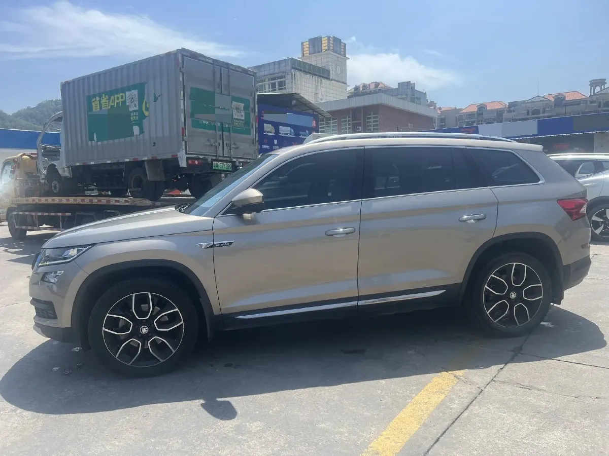 2018 Skoda Kodiak 2.0T 186HP L4 7DCT,autocango,china used car exporter,china ev exporter,chinese used car exporter,chinese used ev exporter