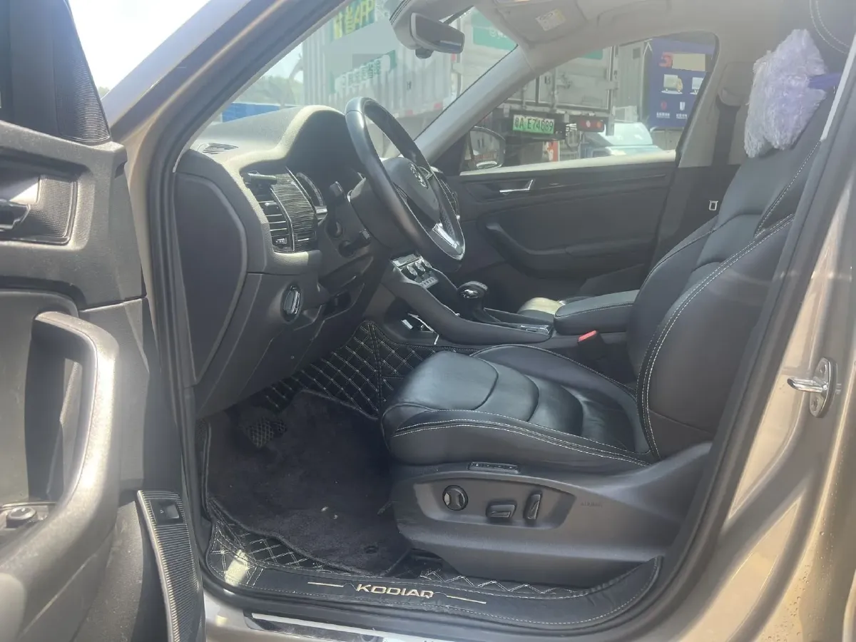 2018 Skoda Kodiak 2.0T 186HP L4 7DCT,autocango,china used car exporter,china ev exporter,chinese used car exporter,chinese used ev exporter