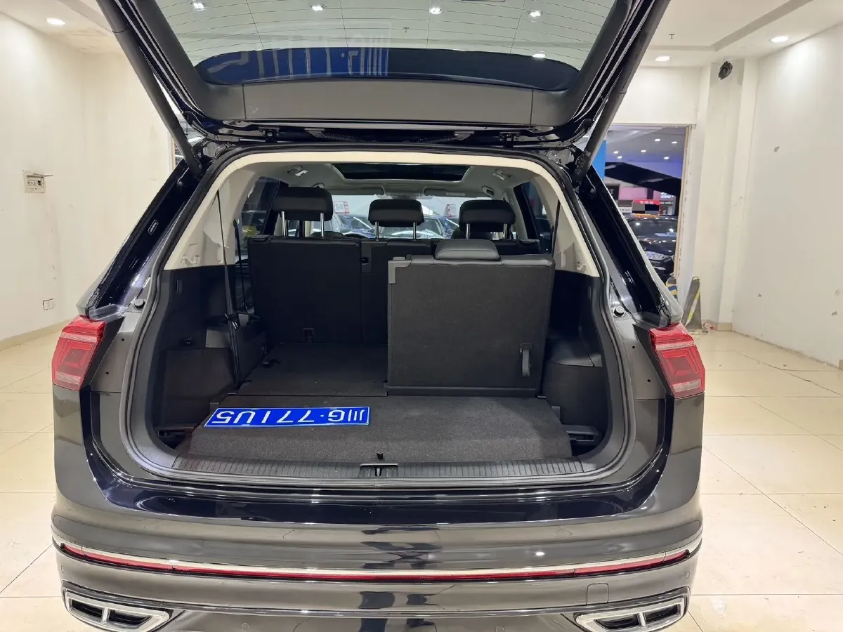 2023 Volkswagen Tiguan L 2.0T 220HP L4 7DCT,autocango,china used car exporter,china ev exporter,chinese used car exporter,chinese used ev exporter