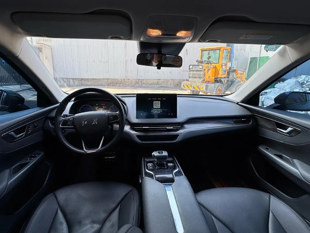 2023 HongQi E-QM5 BEV 54KWH,autocango,china used car exporter,china ev exporter,chinese used car exporter,chinese used ev exporter