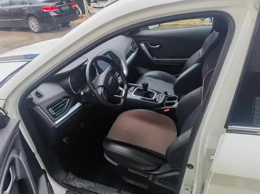 2018 Jetour X70 1.5T 147HP L4 5MT,autocango,china used car exporter,china ev exporter,chinese used car exporter,chinese used ev exporter