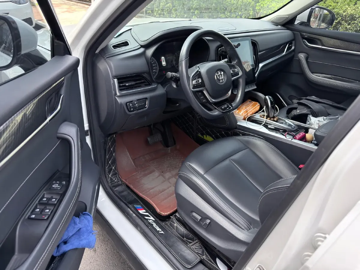 2018 Brilliance Auto V7 1.6T 204HP L4 7DCT,autocango,china used car exporter,china ev exporter,chinese used car exporter,chinese used ev exporter