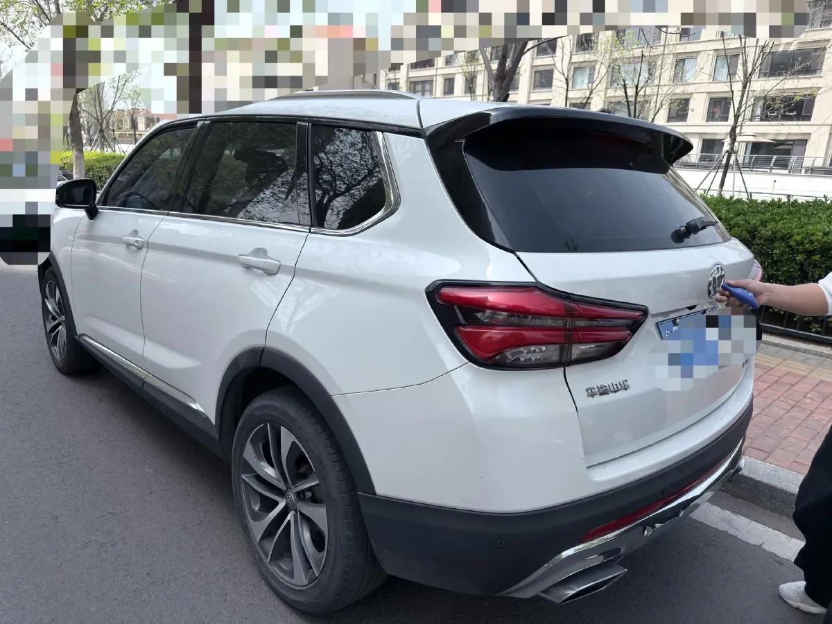 2018 Brilliance Auto V7 1.6T 204HP L4 7DCT,autocango,china used car exporter,china ev exporter,chinese used car exporter,chinese used ev exporter