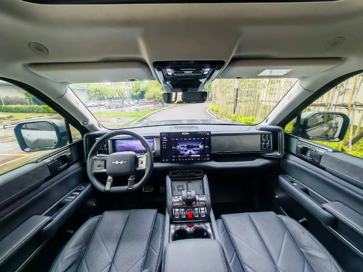 2023 FangChengBao Bao 5 1.5T 194HP L4 E-CVT PHEV 31.8KWH,autocango,china used car exporter,china ev exporter,chinese used car exporter,chinese used ev exporter