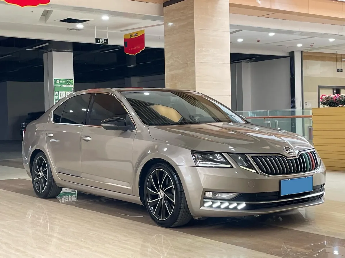 2018 Skoda Octavia 1.4T 150HP L4 7DCT,autocango,china used car exporter,china ev exporter,chinese used car exporter,chinese used ev exporter