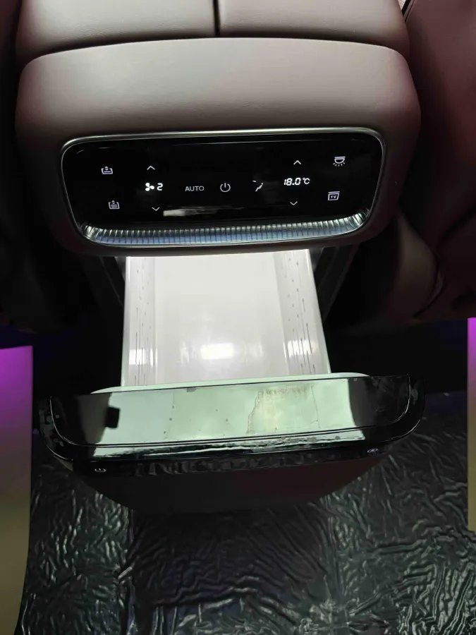 2026 Voyah 9L 1.5T 150HP L4 PHEV,autocango,china used car exporter,china ev exporter,chinese used car exporter,chinese used ev exporter