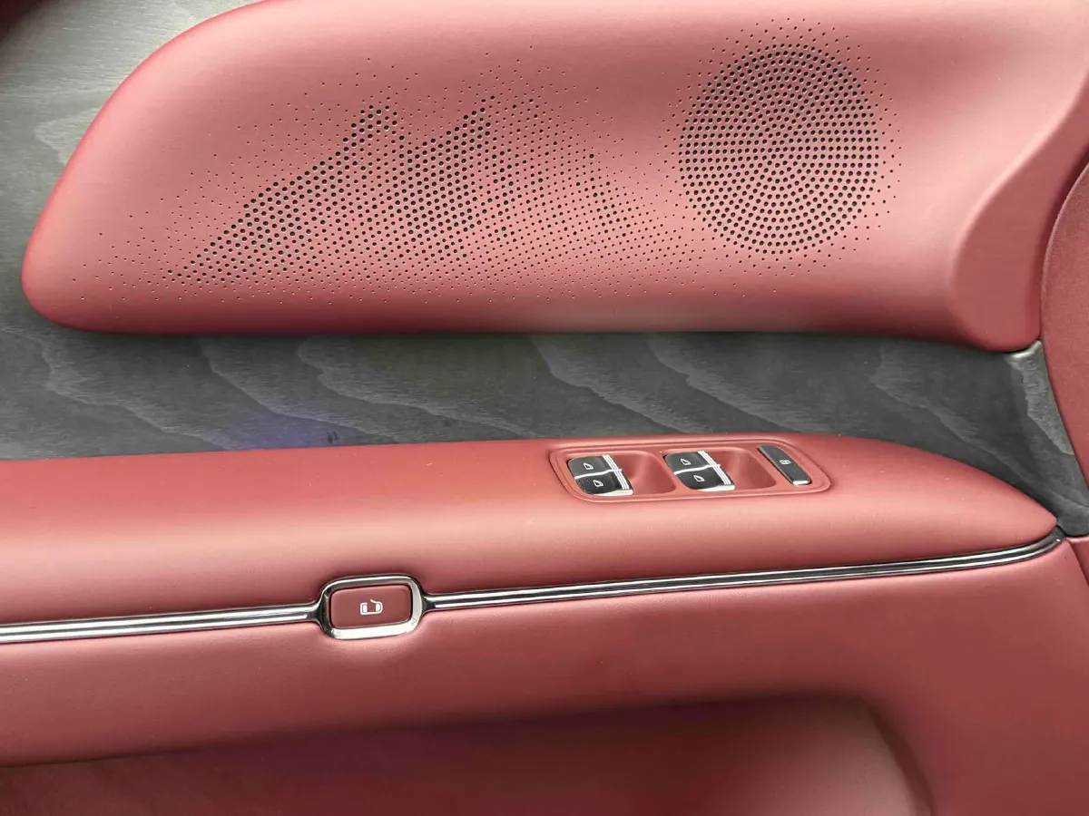 2026 Voyah 9L 1.5T 150HP L4 PHEV,autocango,china used car exporter,china ev exporter,chinese used car exporter,chinese used ev exporter