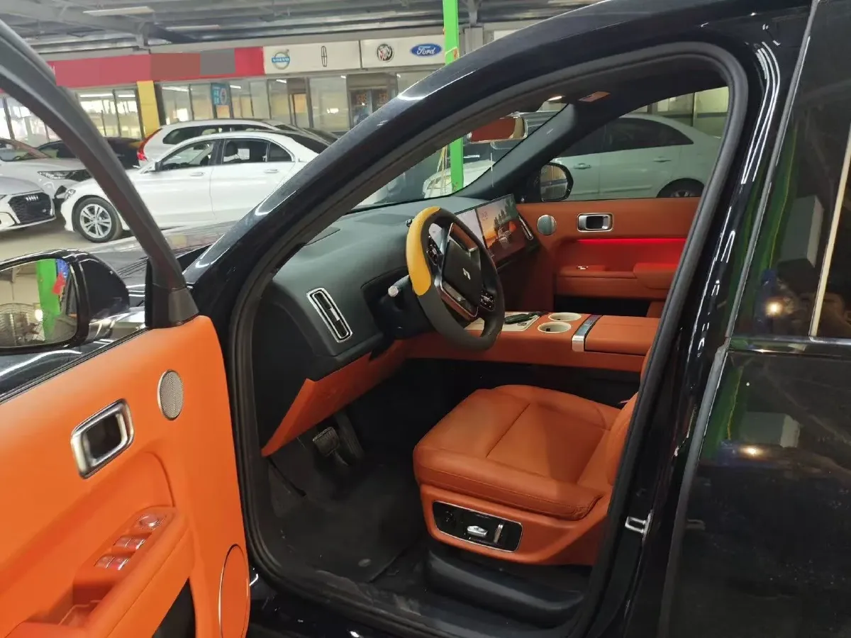 2024 Volvo S60 2.0T 197HP L4 7DCT,autocango,china used car exporter,china ev exporter,chinese used car exporter,chinese used ev exporter