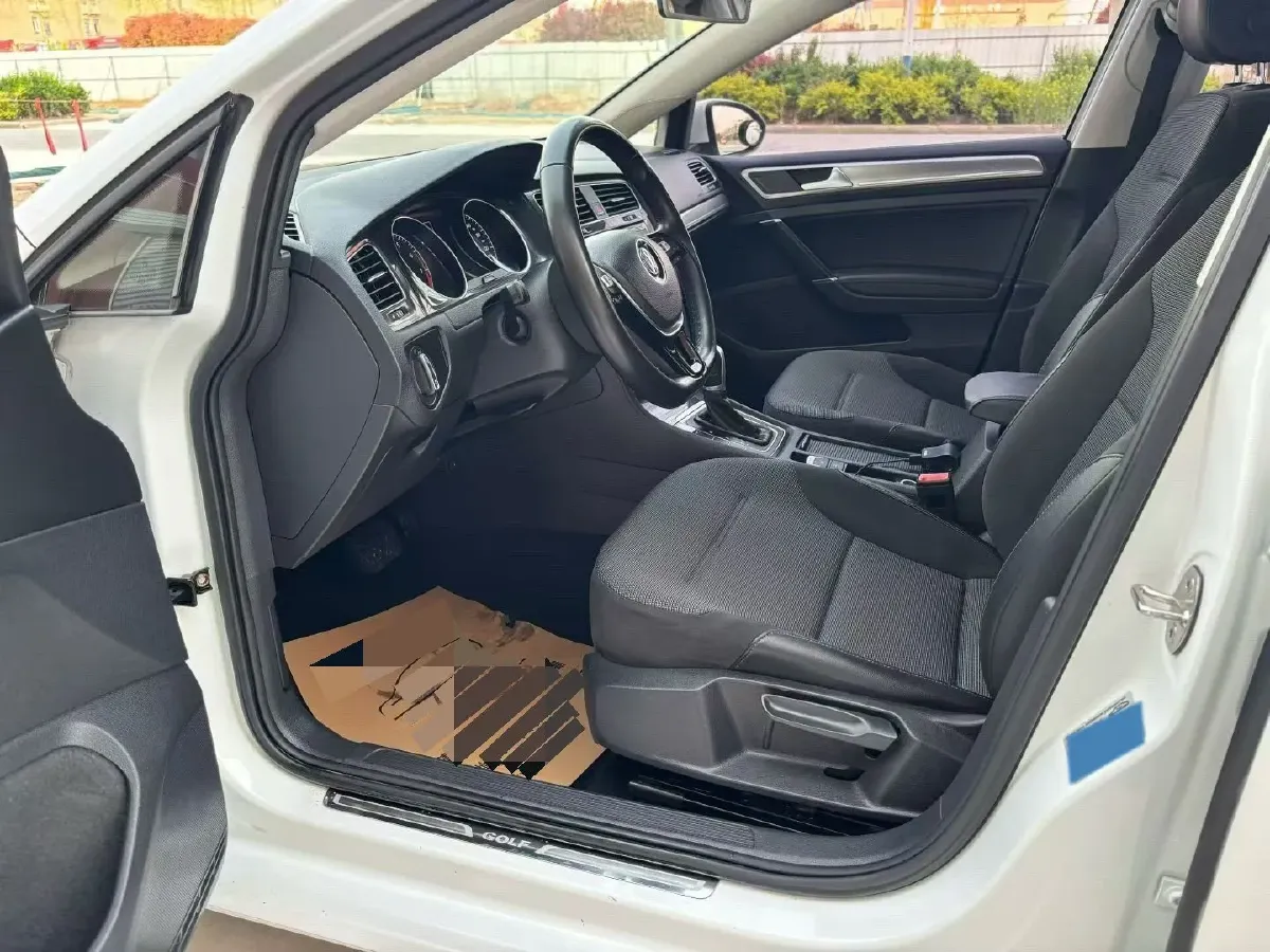 2018 Volkswagen Golf 1.6L 110HP L4 6AT,autocango,china used car exporter,china ev exporter,chinese used car exporter,chinese used ev exporter