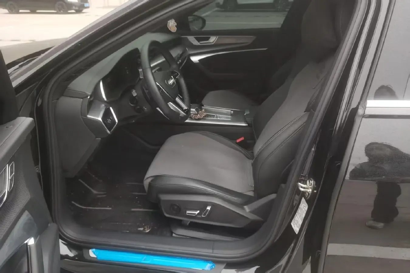 2024 Audi A6L 2.0T 190HP L4 7DCT,autocango,china used car exporter,china ev exporter,chinese used car exporter,chinese used ev exporter