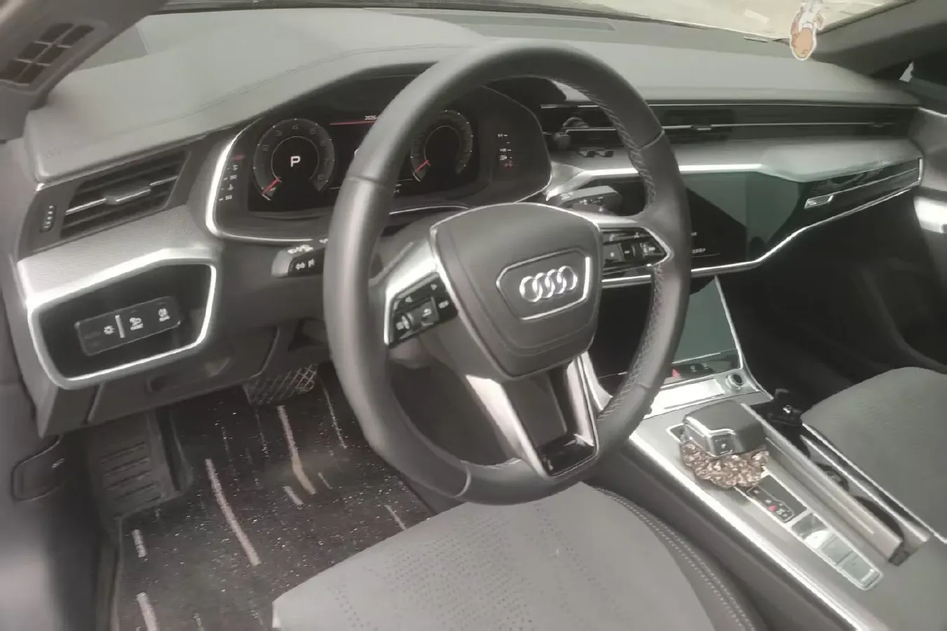 2024 Audi A6L 2.0T 190HP L4 7DCT,autocango,china used car exporter,china ev exporter,chinese used car exporter,chinese used ev exporter