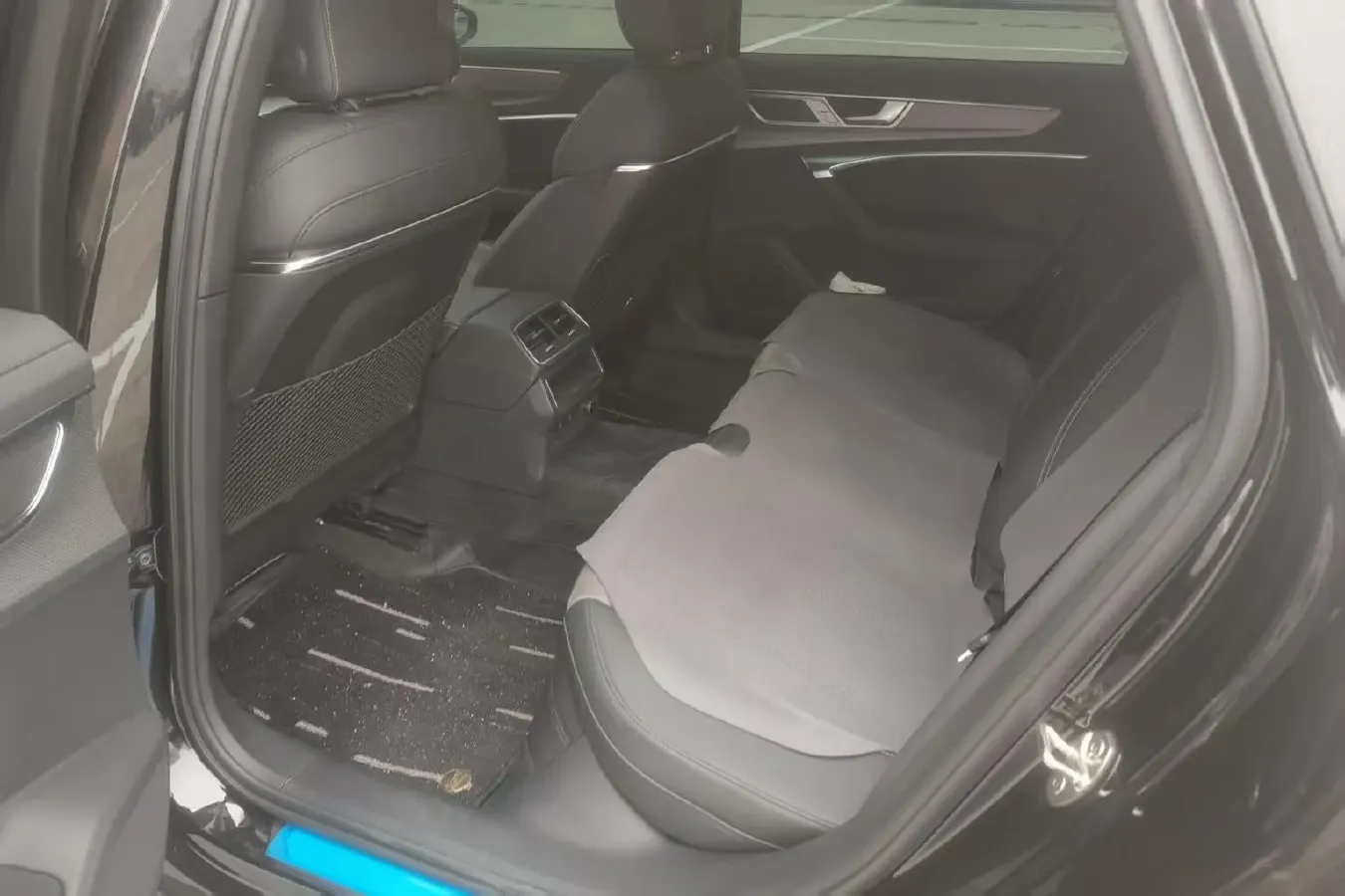 2024 Audi A6L 2.0T 190HP L4 7DCT,autocango,china used car exporter,china ev exporter,chinese used car exporter,chinese used ev exporter