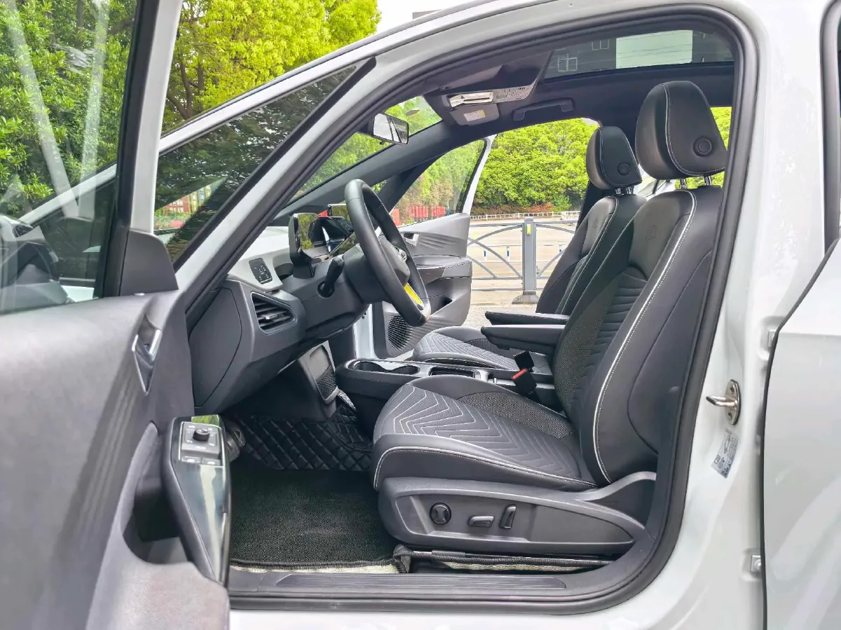 2023 Volkswagen ID.3 BEV 52.8KWH,autocango,china used car exporter,china ev exporter,chinese used car exporter,chinese used ev exporter