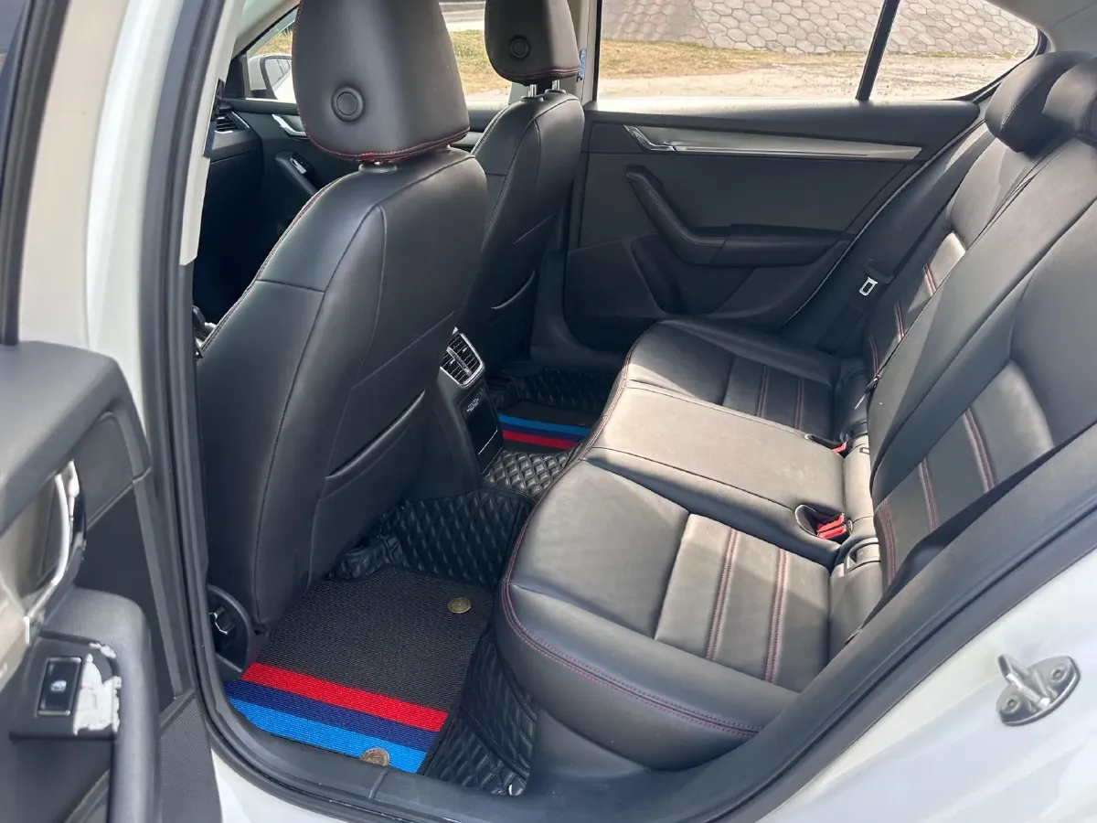 2019 Skoda Octavia 1.5L 116HP L4 6AT,autocango,china used car exporter,china ev exporter,chinese used car exporter,chinese used ev exporter