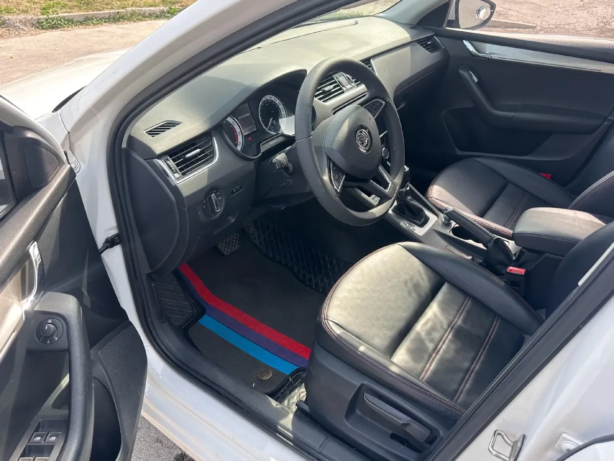 2019 Skoda Octavia 1.5L 116HP L4 6AT,autocango,china used car exporter,china ev exporter,chinese used car exporter,chinese used ev exporter