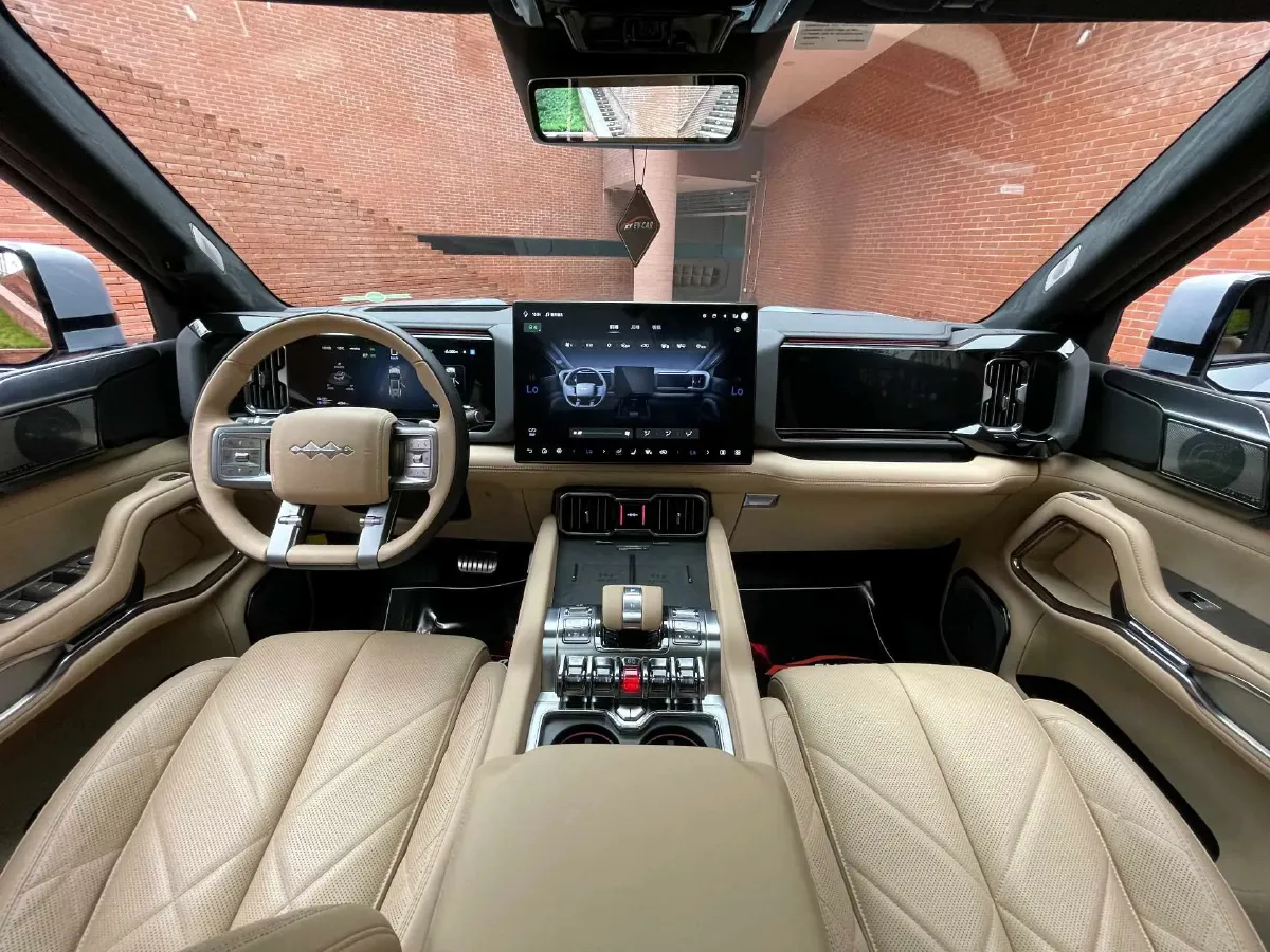 2025 FangChengBao Bao 8 2.0T 245HP L4 E-CVT PHEV 36.8KWH,autocango,china used car exporter,china ev exporter,chinese used car exporter,chinese used ev exporter