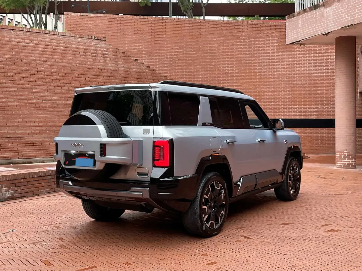 2025 FangChengBao Bao 8 2.0T 245HP L4 E-CVT PHEV 36.8KWH,autocango,china used car exporter,china ev exporter,chinese used car exporter,chinese used ev exporter