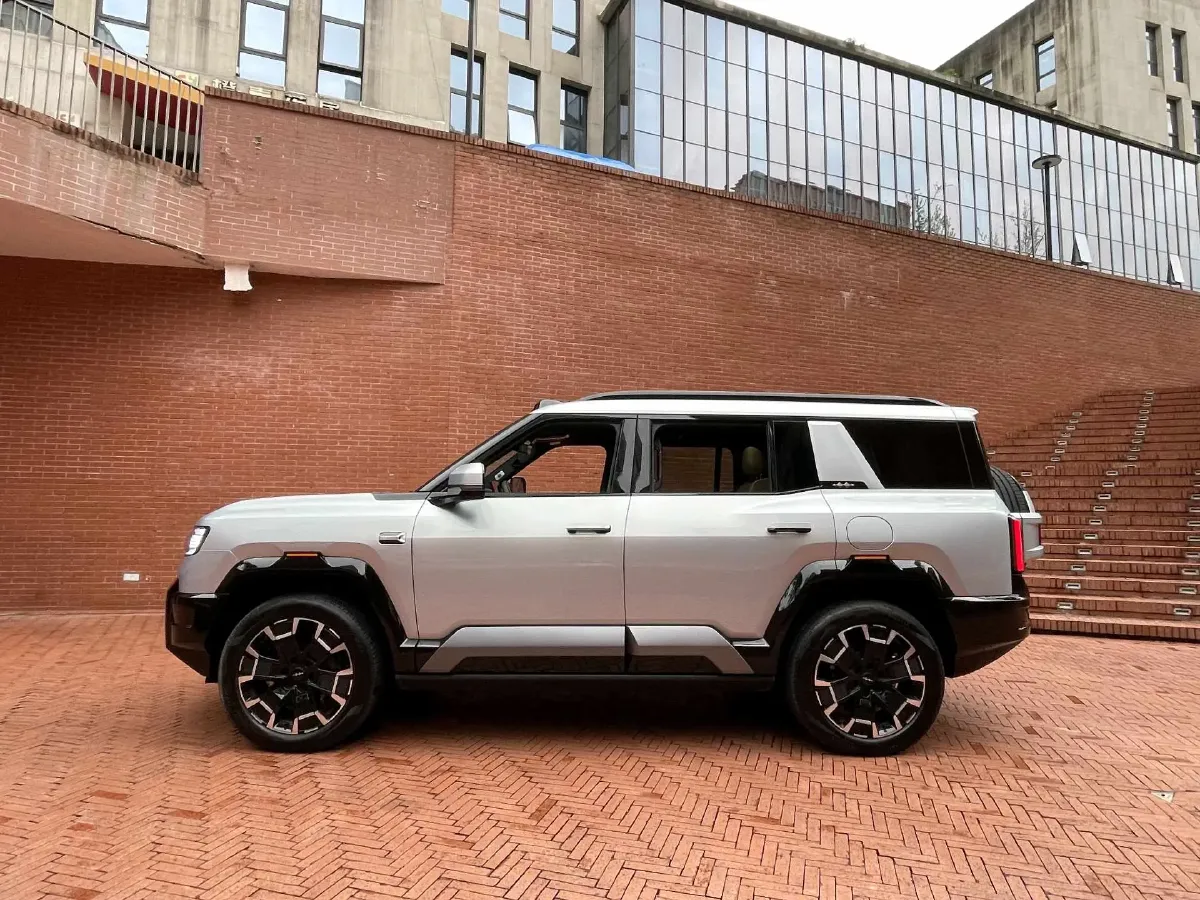 2025 FangChengBao Bao 8 2.0T 245HP L4 E-CVT PHEV 36.8KWH,autocango,china used car exporter,china ev exporter,chinese used car exporter,chinese used ev exporter