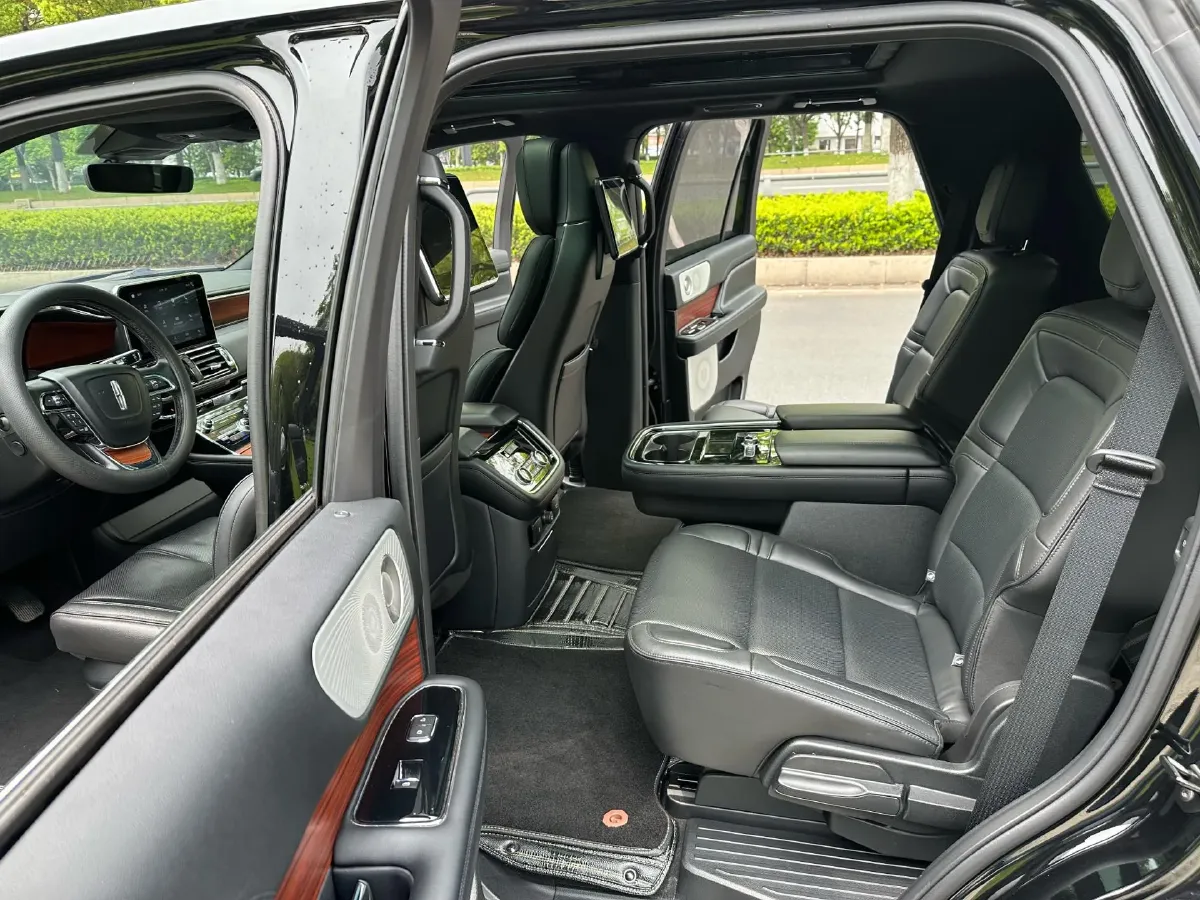 2019 Lincoln Navigator 3.5T 388HP V6 10AT,autocango,china used car exporter,china ev exporter,chinese used car exporter,chinese used ev exporter