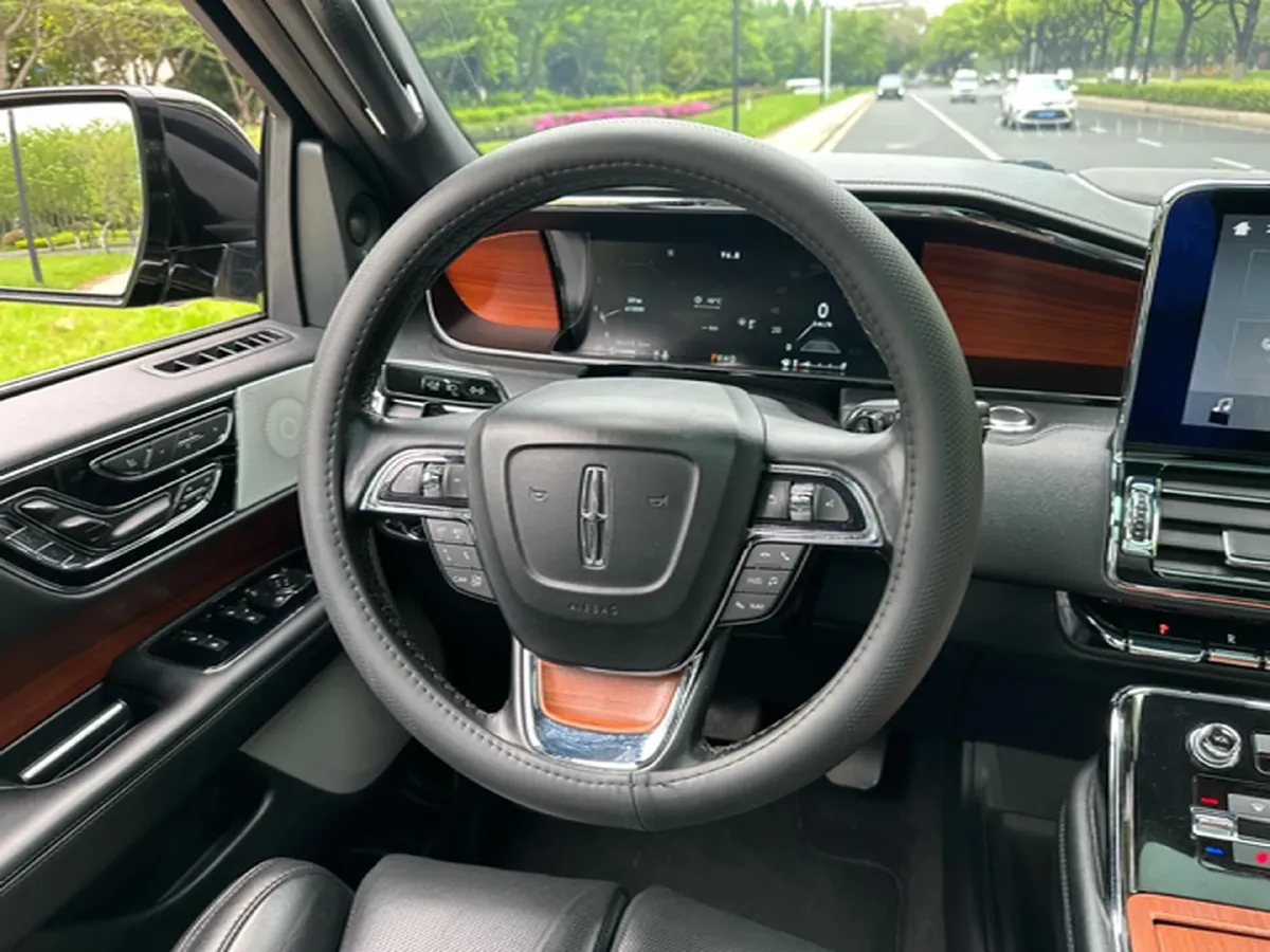 2019 Lincoln Navigator 3.5T 388HP V6 10AT,autocango,china used car exporter,china ev exporter,chinese used car exporter,chinese used ev exporter