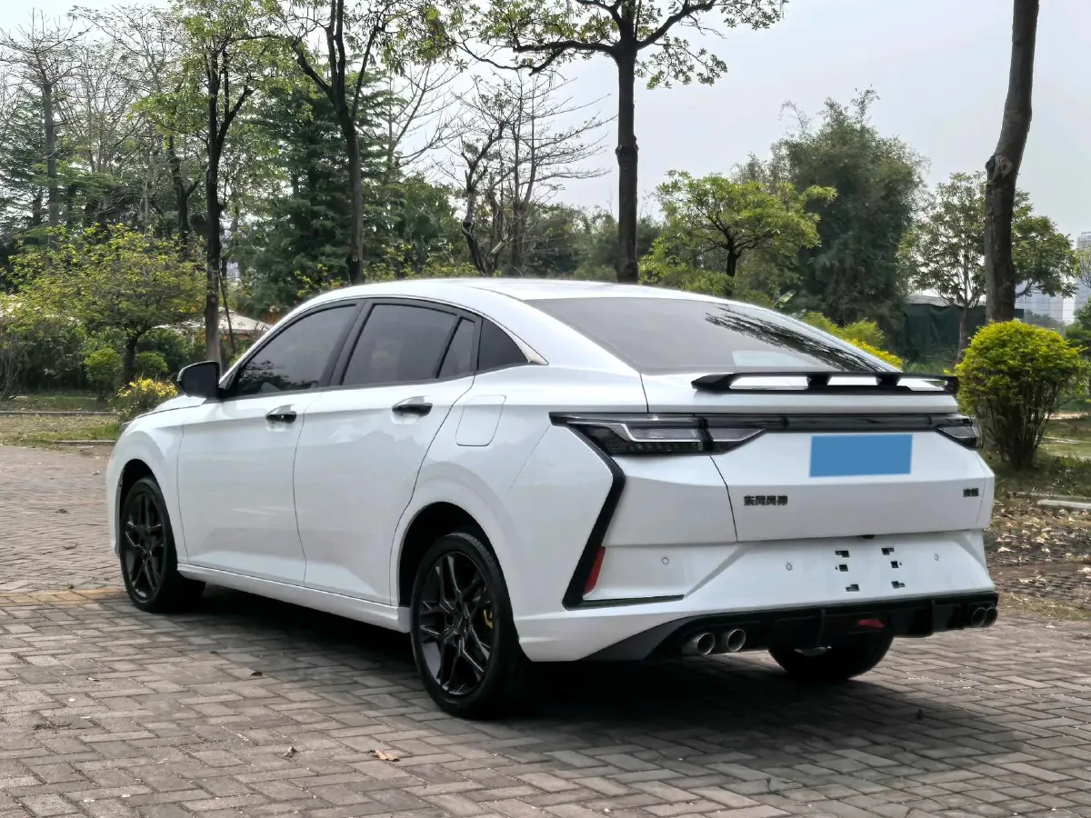 2023 DongFeng Aeolus YiXuan 1.5T 197HP L4 6DCT,autocango,china used car exporter,china ev exporter,chinese used car exporter,chinese used ev exporter