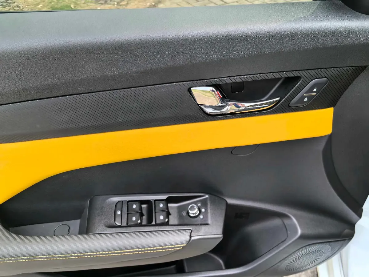 2023 DongFeng Aeolus YiXuan 1.5T 197HP L4 6DCT,autocango,china used car exporter,china ev exporter,chinese used car exporter,chinese used ev exporter