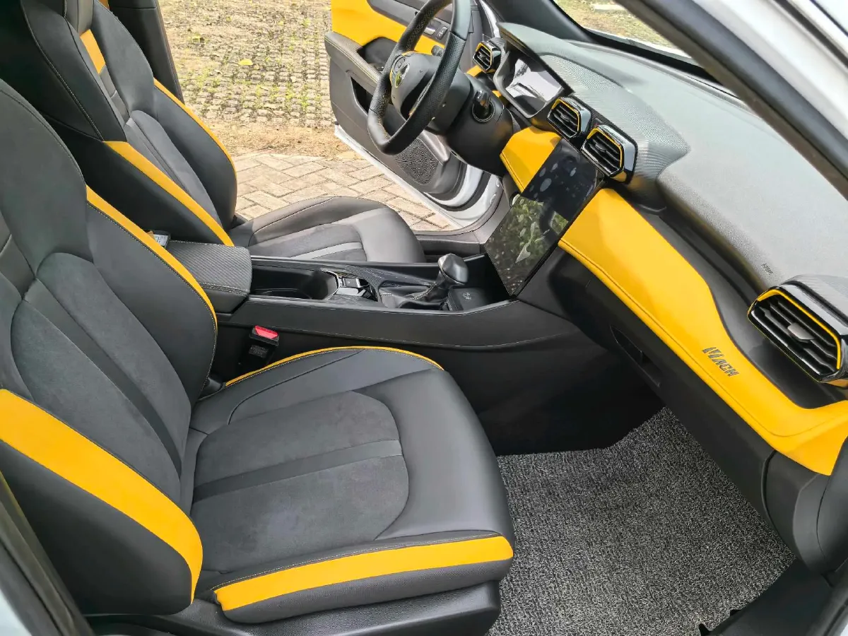 2023 DongFeng Aeolus YiXuan 1.5T 197HP L4 6DCT,autocango,china used car exporter,china ev exporter,chinese used car exporter,chinese used ev exporter