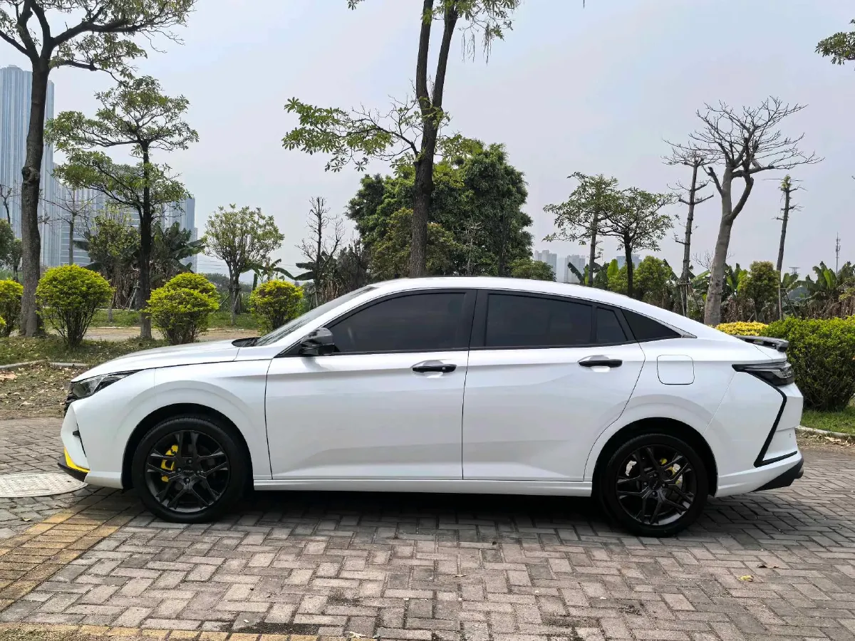 2023 DongFeng Aeolus YiXuan 1.5T 197HP L4 6DCT,autocango,china used car exporter,china ev exporter,chinese used car exporter,chinese used ev exporter