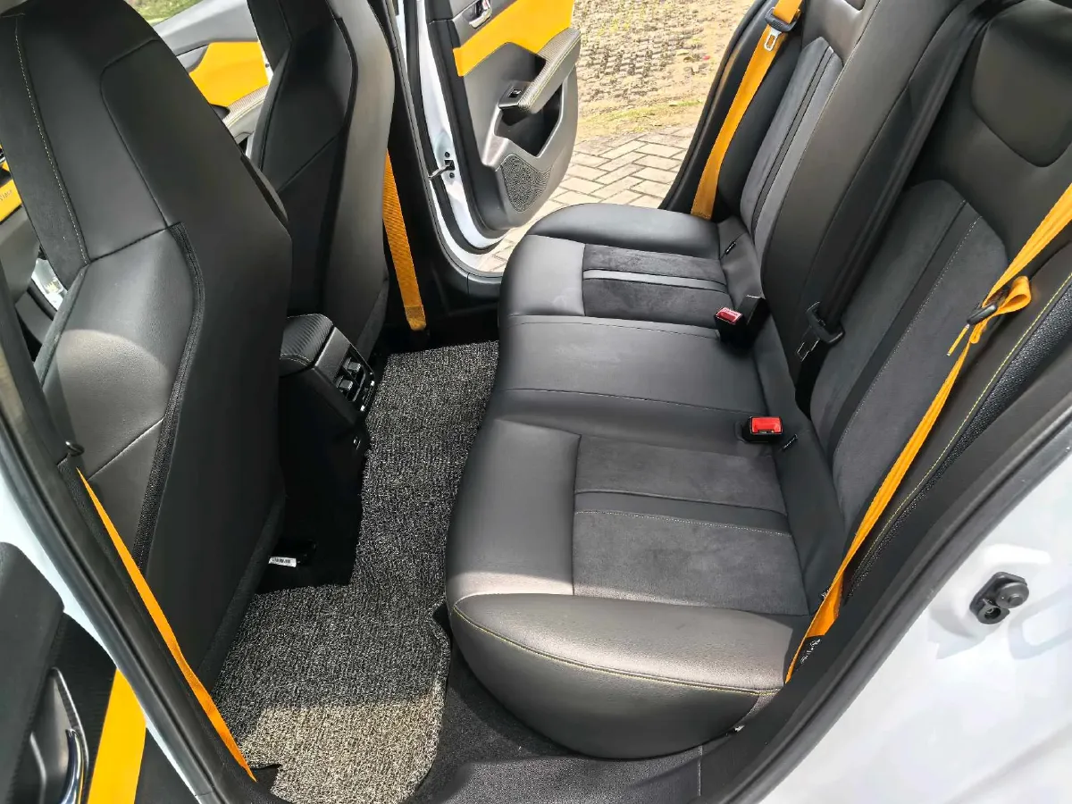 2023 DongFeng Aeolus YiXuan 1.5T 197HP L4 6DCT,autocango,china used car exporter,china ev exporter,chinese used car exporter,chinese used ev exporter