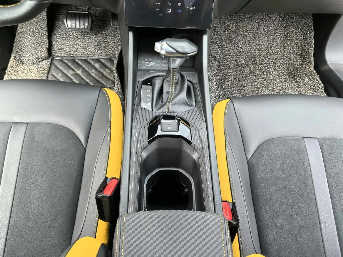 2023 DongFeng Aeolus YiXuan 1.5T 197HP L4 6DCT,autocango,china used car exporter,china ev exporter,chinese used car exporter,chinese used ev exporter