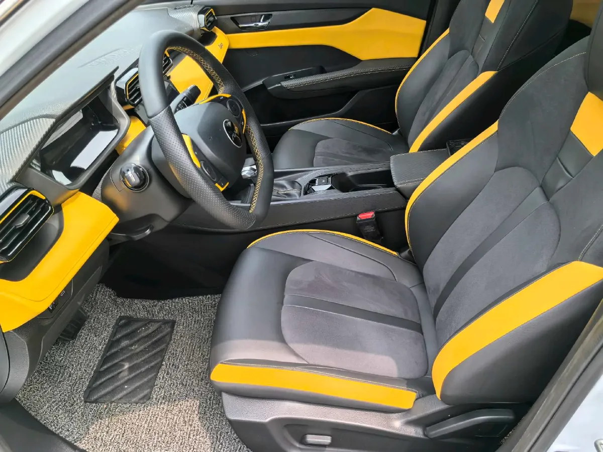 2023 DongFeng Aeolus YiXuan 1.5T 197HP L4 6DCT,autocango,china used car exporter,china ev exporter,chinese used car exporter,chinese used ev exporter